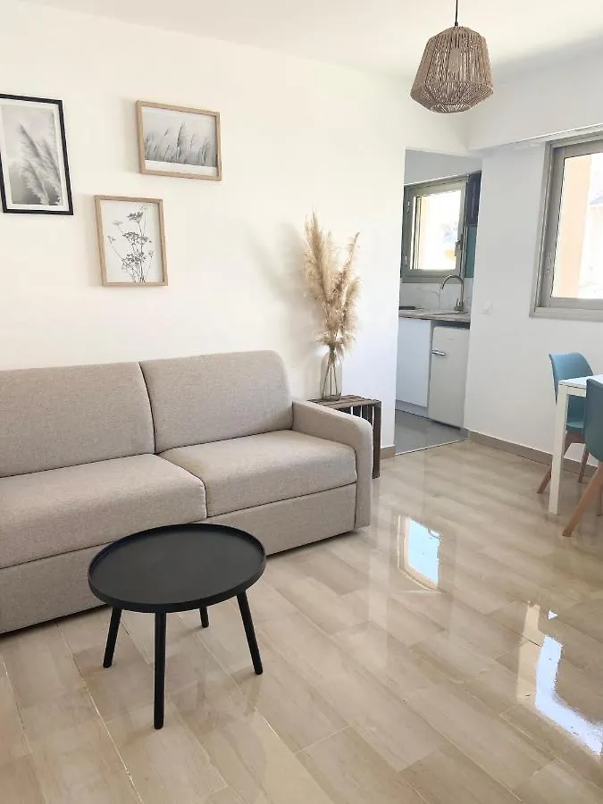 Excellent Emplacement: Plein Coeur De Ville, Croisette Et Rue D'Antibes Cannes 0*,  Frankrijk